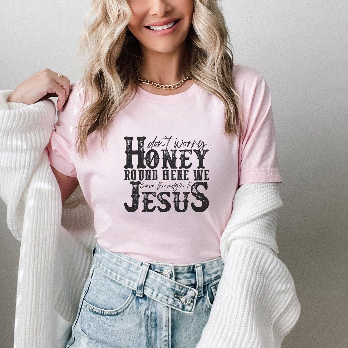 Leave the Judgin to Jesus Western-Graphic Tee- Pink